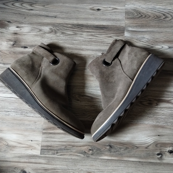 Clarks Shoes - Clarks Sharon Spring Suede Leather Ankle Boots Taupe Women's Size 9.5